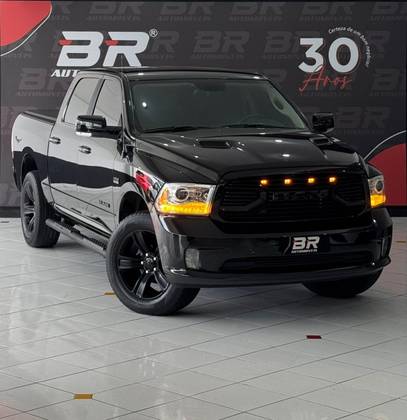 RAM CLASSIC 5.7 V8 GASOLINA LARAMIE NIGHT EDITION CD 4X4 AUTOMÁTICO